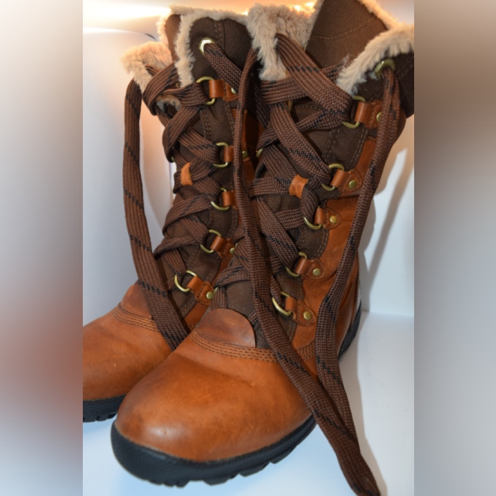 Women’s Timberland NWOT boots size 8.5